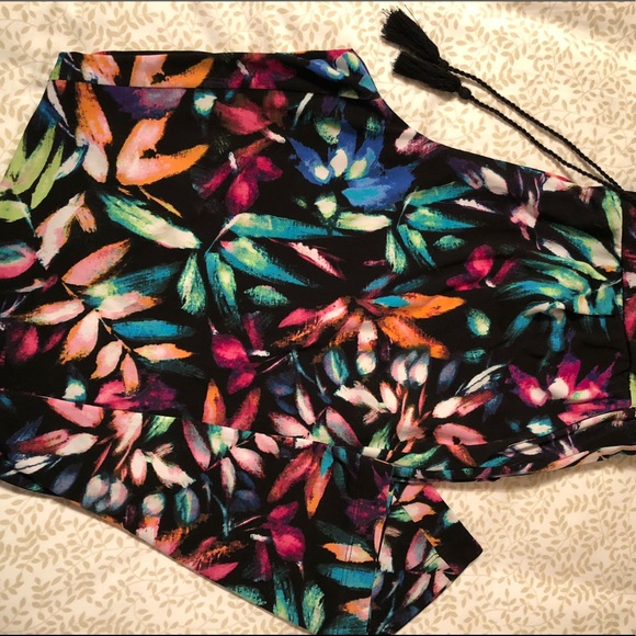 Fun dressy women’s pants Rafaela - Picture 4 of 8